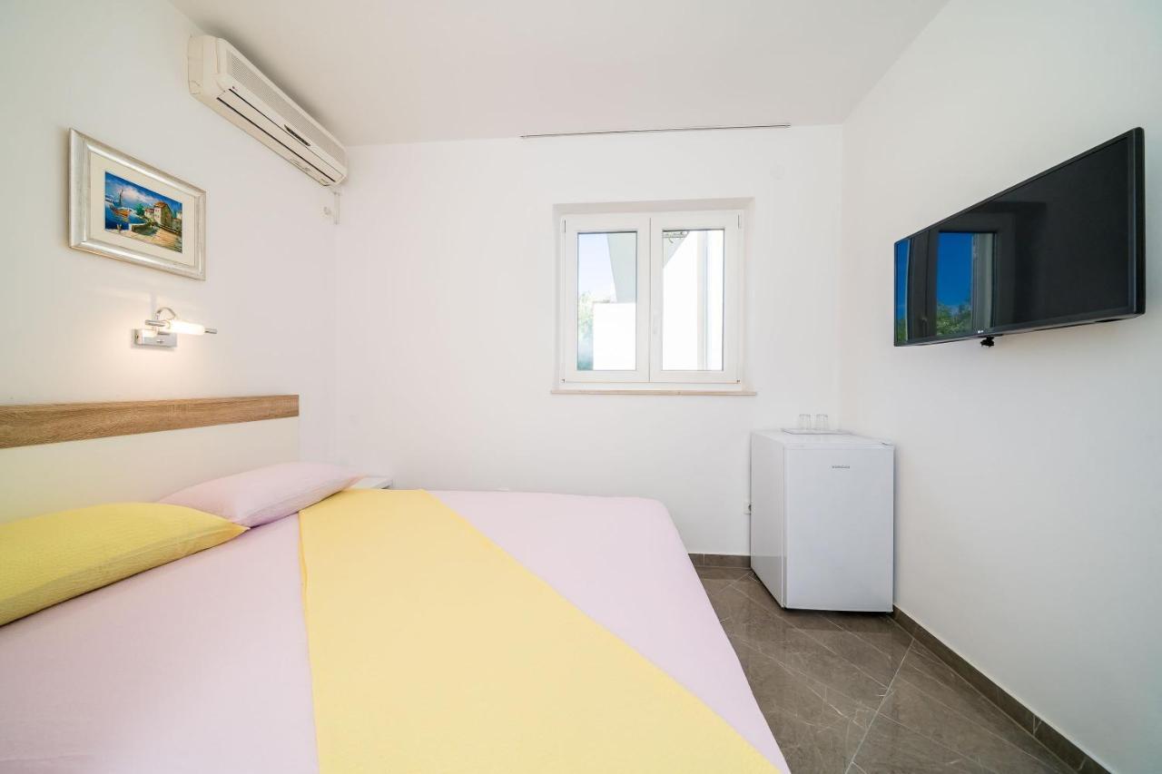 Rooms & Apartments Barisic Mlini Camera foto